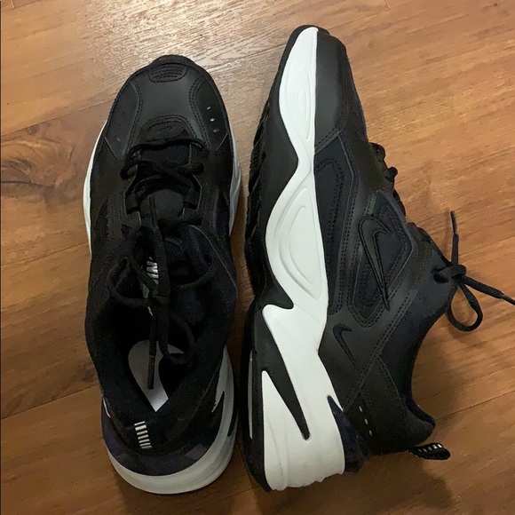 Men’s Nike Sneakers - Picture 2 of 3